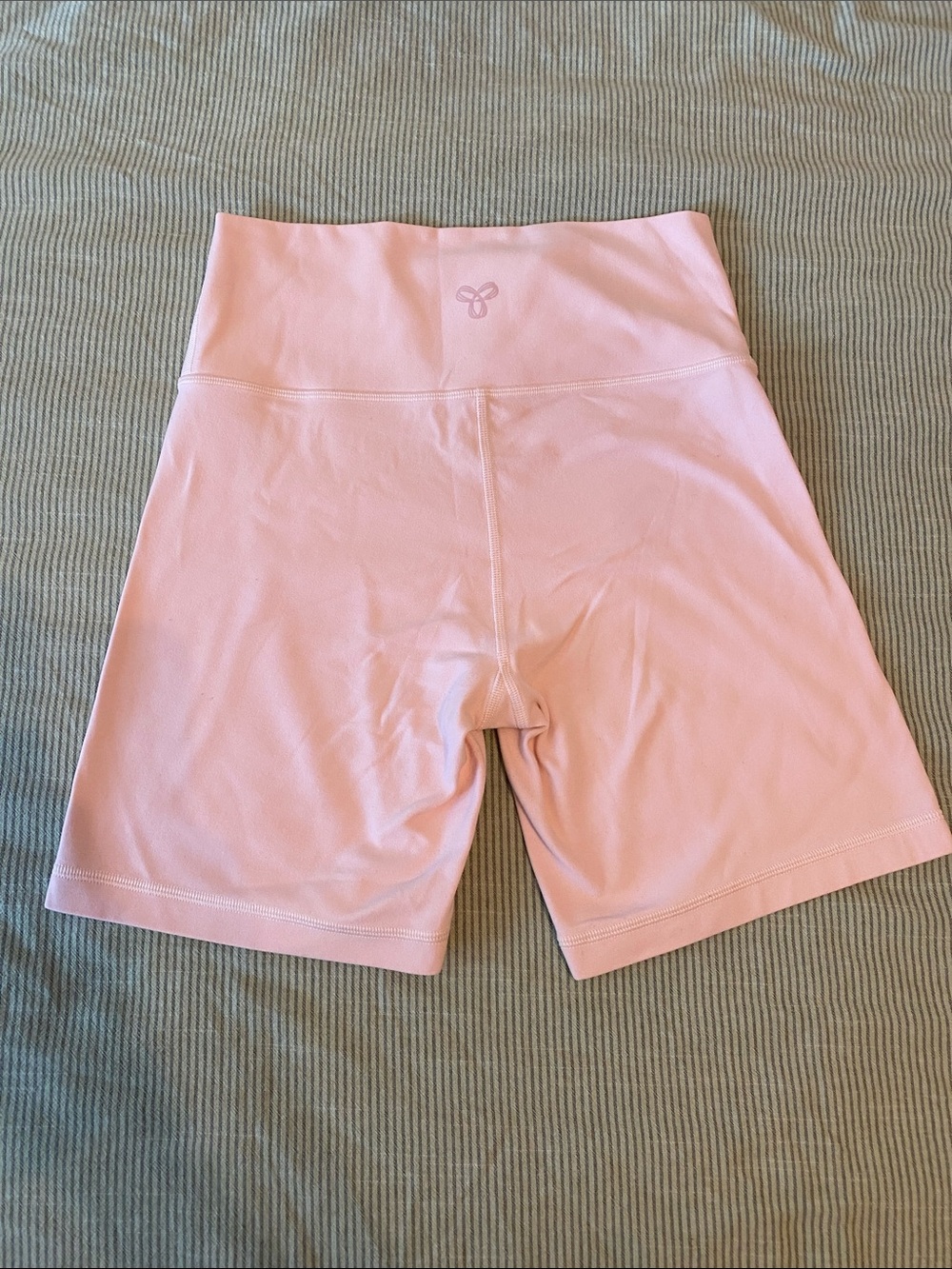 TNA High Rise 7” Shorts Size Medium - Picture 2 of 2